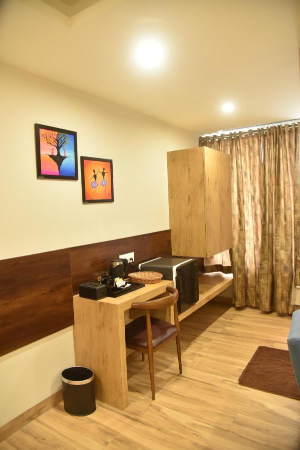 The Oaks Comforts Hubli Extérieur photo