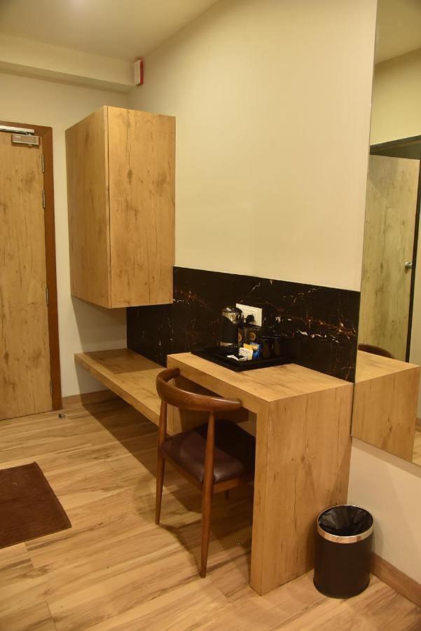 The Oaks Comforts Hubli Extérieur photo