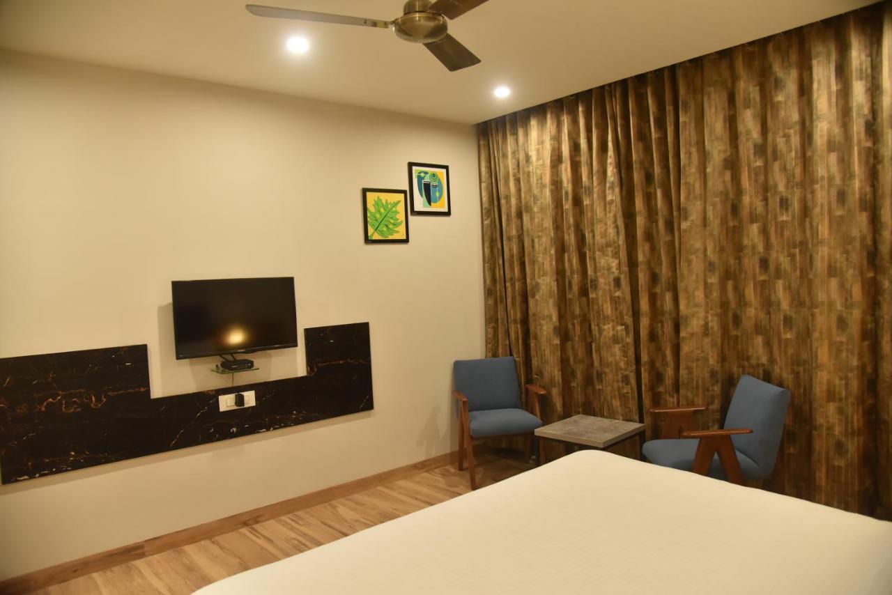 The Oaks Comforts Hubli Extérieur photo