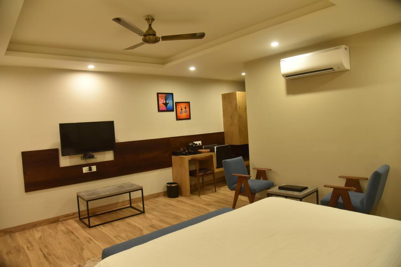 The Oaks Comforts Hubli Extérieur photo